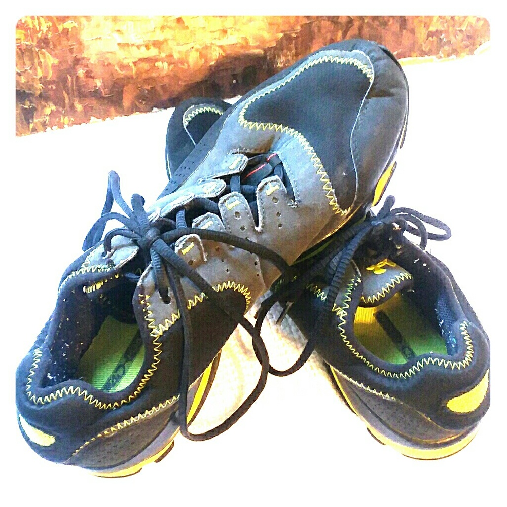 Mens 11.5 Under Armour Sneakers